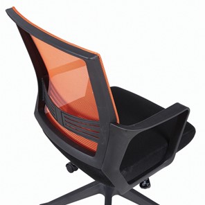 Кресло компьютерное Brabix Balance MG-320 (с подлокотниками, комбинированное черное/оранжевое) в Нижнем Новгороде - предосмотр 6